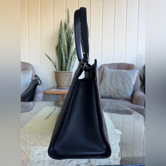 Chanel Grained CalfSkin Stitched Large Shoulder Bag - Picture 6 of 13